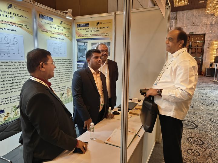 IVPA Global RoundTable 3.0 (July 2024) - visitors at the MIURA Gravity Super Filter stall